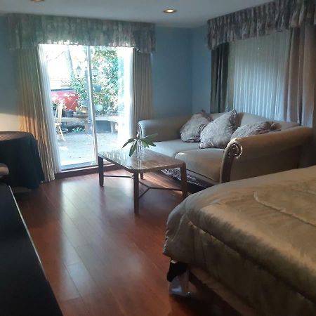 Burris Guest House Burnaby Eksteriør billede