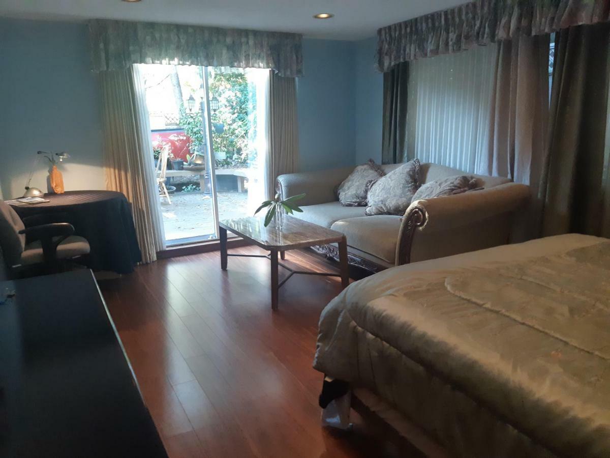 Burris Guest House Burnaby Eksteriør billede